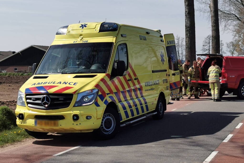 Incident met shovel in weiland