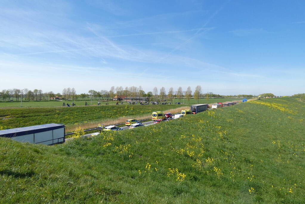 Dode bij aanrijding auto en vrachtwagen