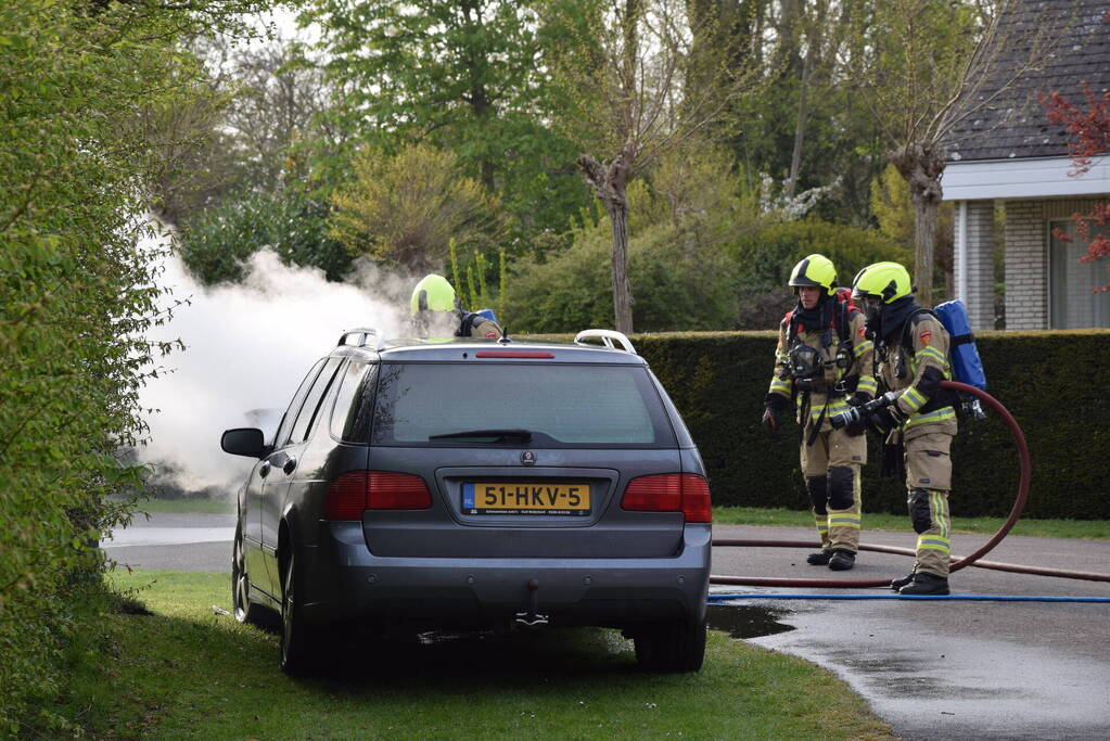 Auto zwaar beschadigd vanwege brand