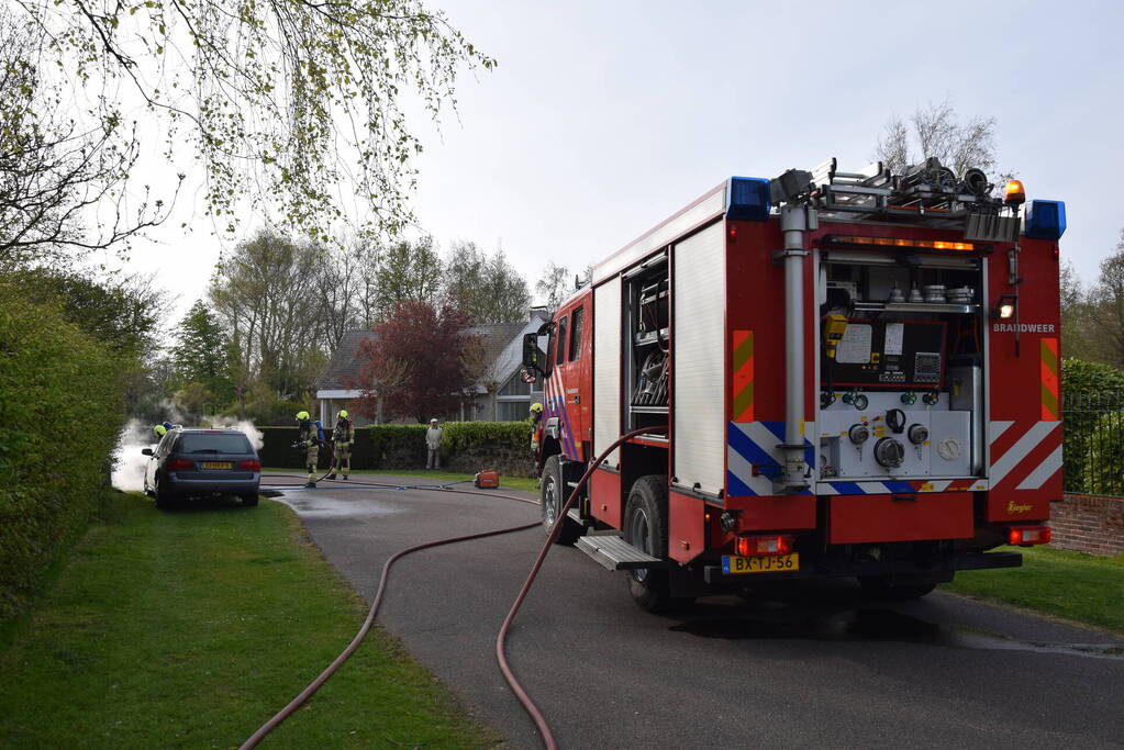 Auto zwaar beschadigd vanwege brand