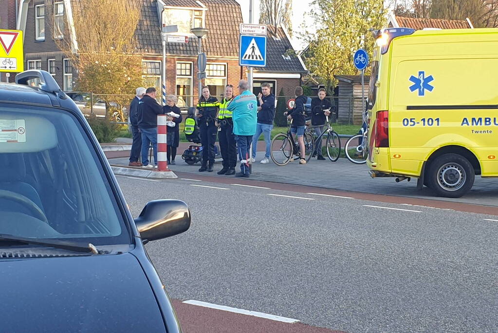 Persoon op scootmobiel aangereden door auto