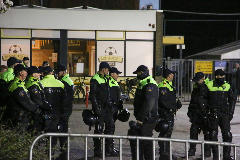 Grote politiemacht op de been voor risicowedstrijd