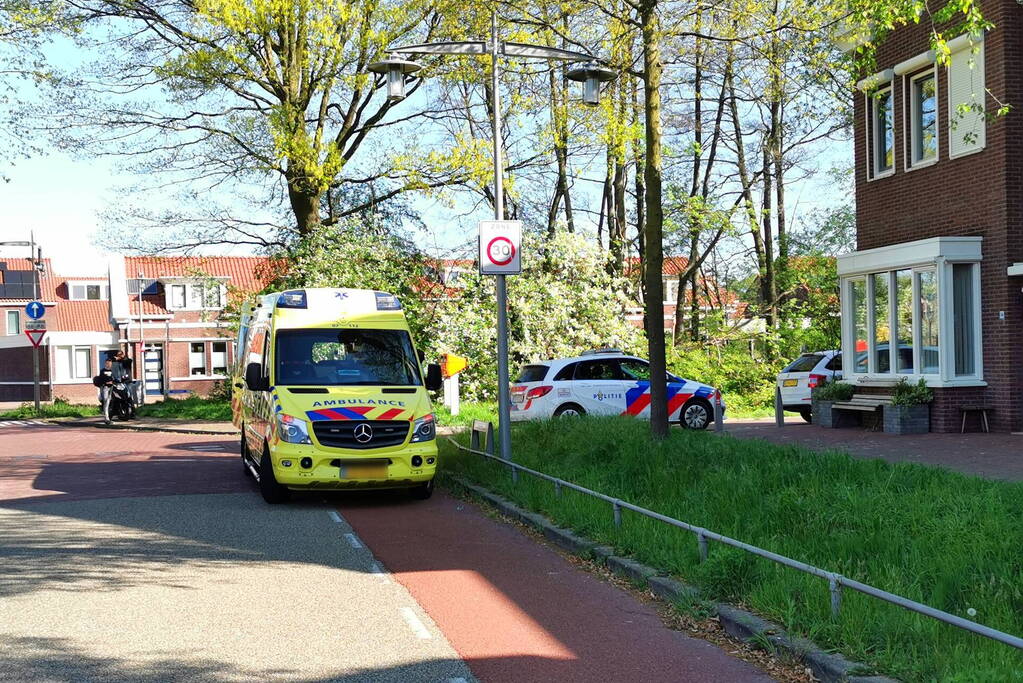 Bestuurder vrachtwagen slaat op de vlucht na aanrijding
