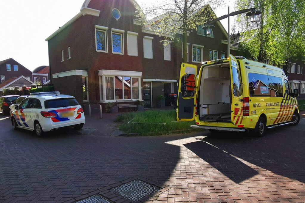 Bestuurder vrachtwagen slaat op de vlucht na aanrijding