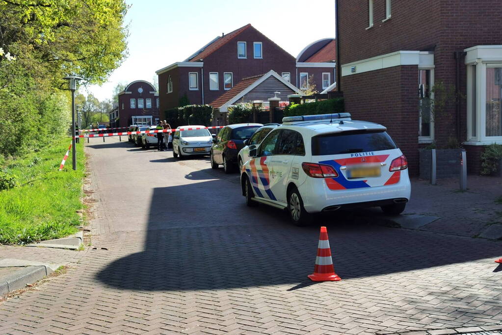 Bestuurder vrachtwagen slaat op de vlucht na aanrijding