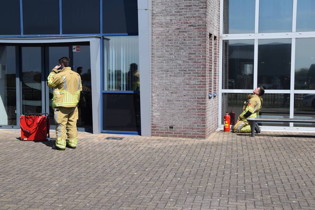 Brand in spouwmuur na wegbranden van onkruid