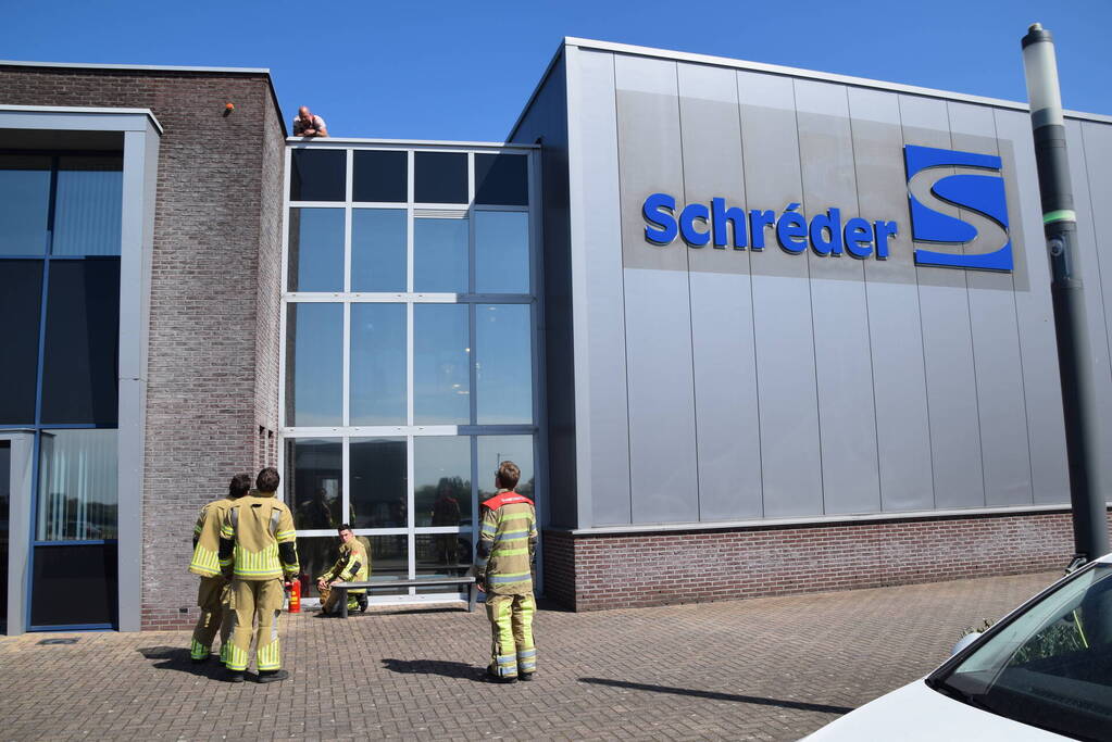 Brand in spouwmuur na wegbranden van onkruid