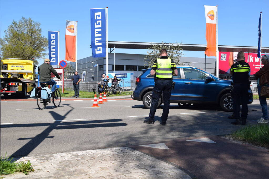 Bestuurder snorscooter gewond bij aanrijding met personenauto