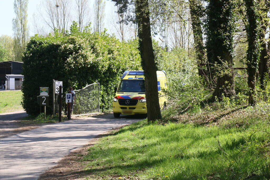 Ruiter gewond na val van paard bij TCN Sporthorses