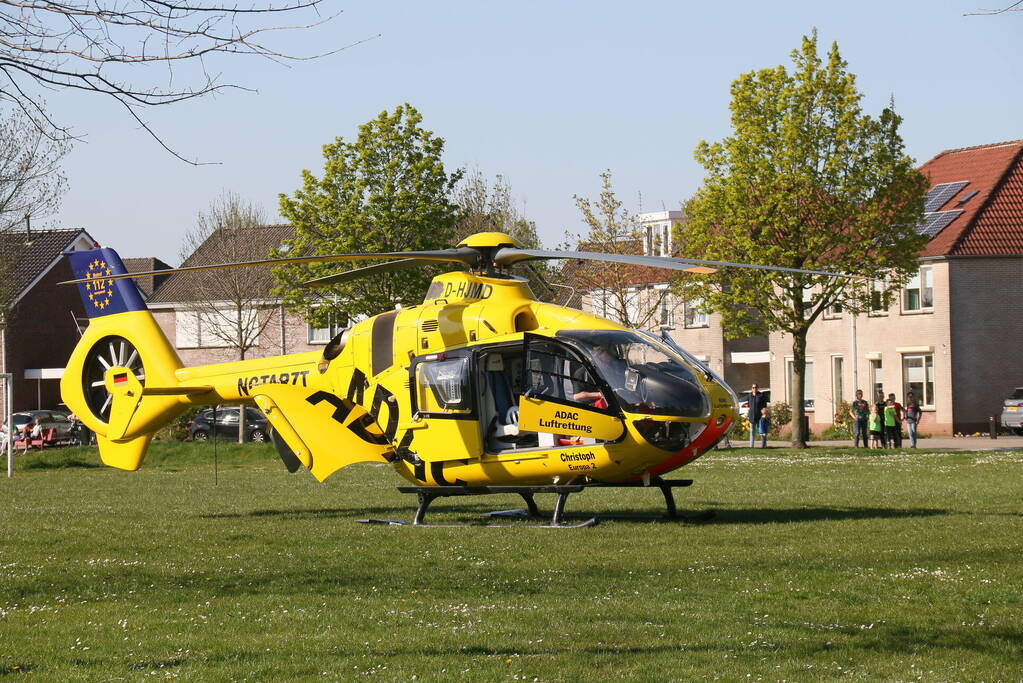 Veel bekijks bij inzet Duitse traumahelikopter