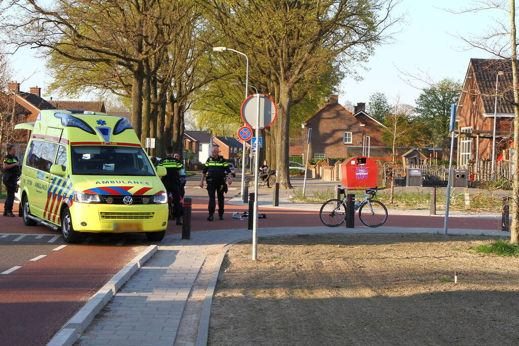 Wielrenner gewond door ongeval met personenauto