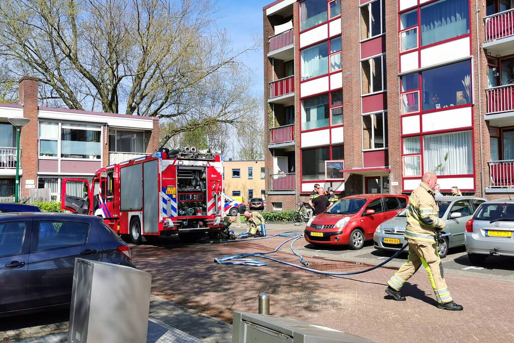 Brand op eerste verdieping van flatgebouw