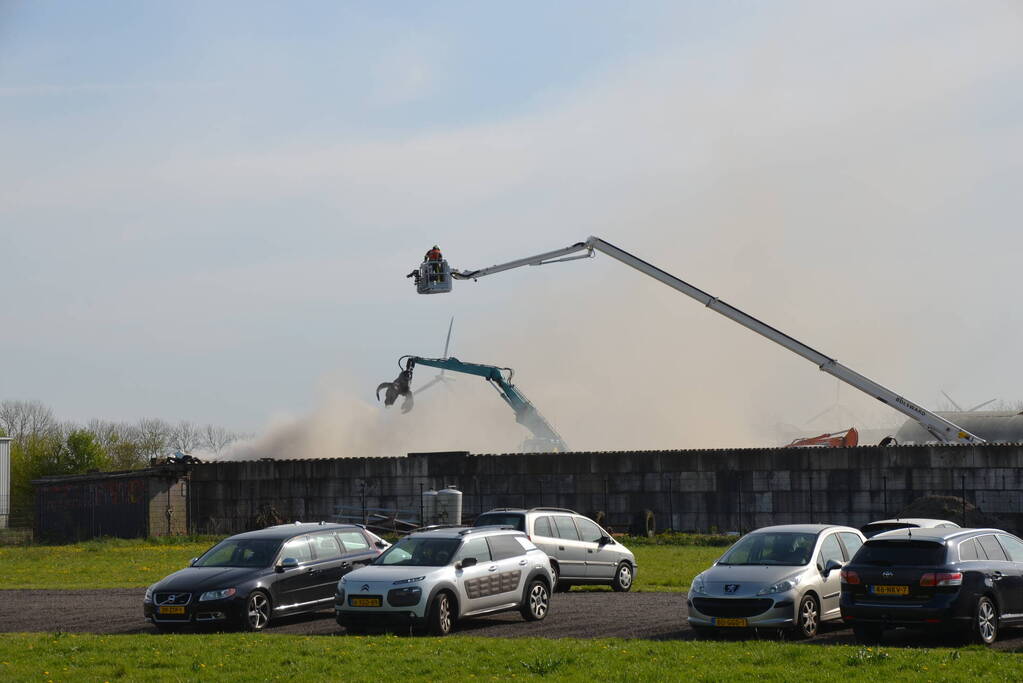 Veel rook bij brand metaalbedrijf