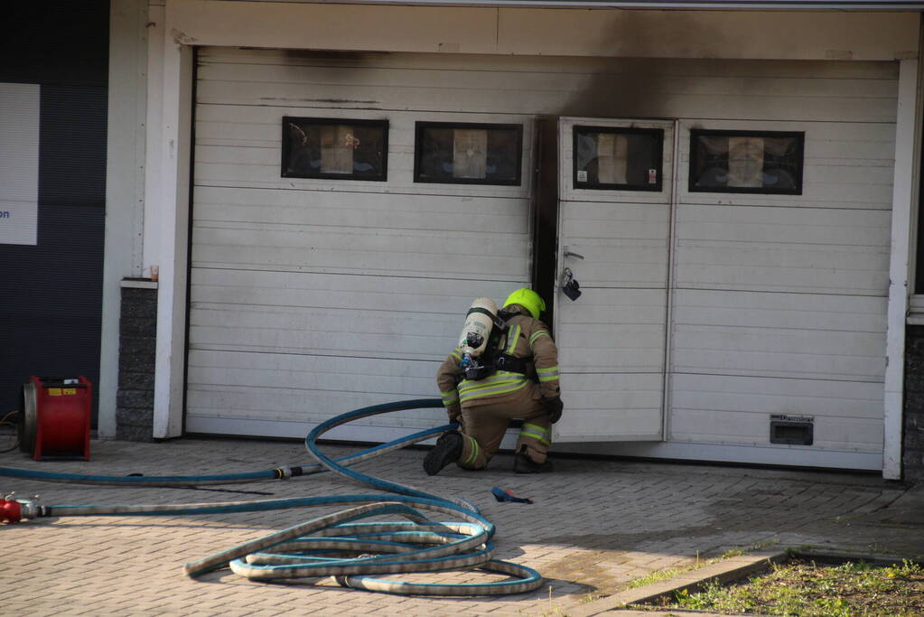 Grote brand in bedrijfspand