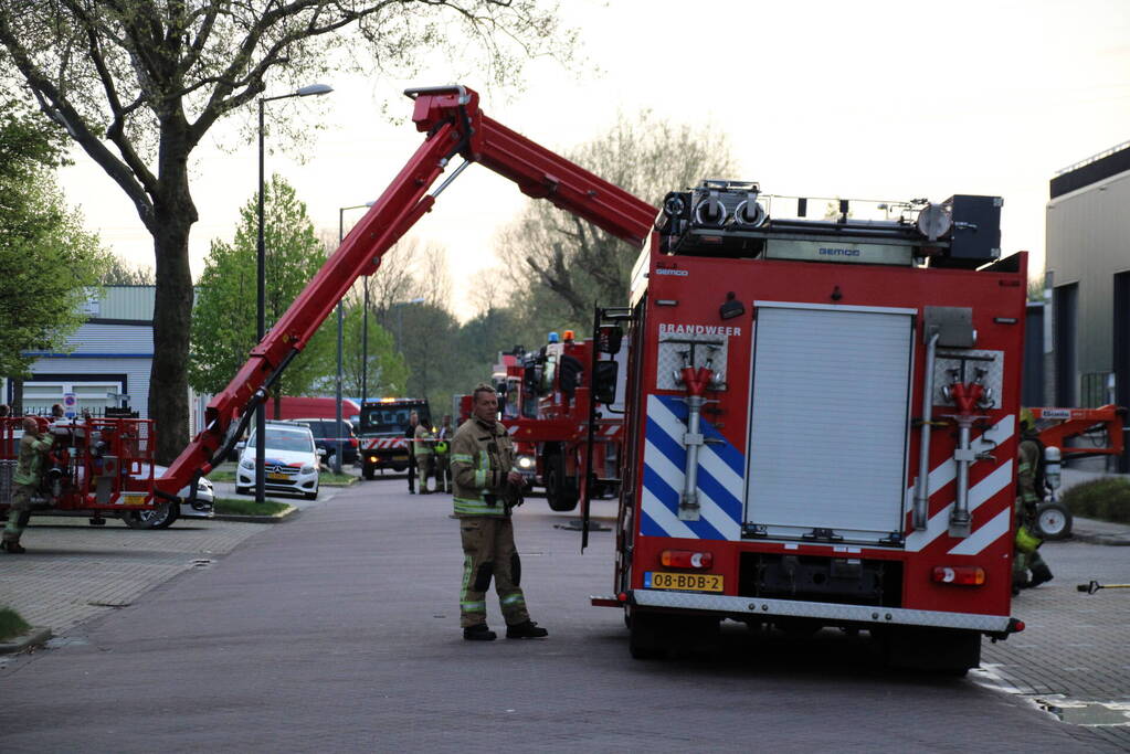 Grote brand in bedrijfspand