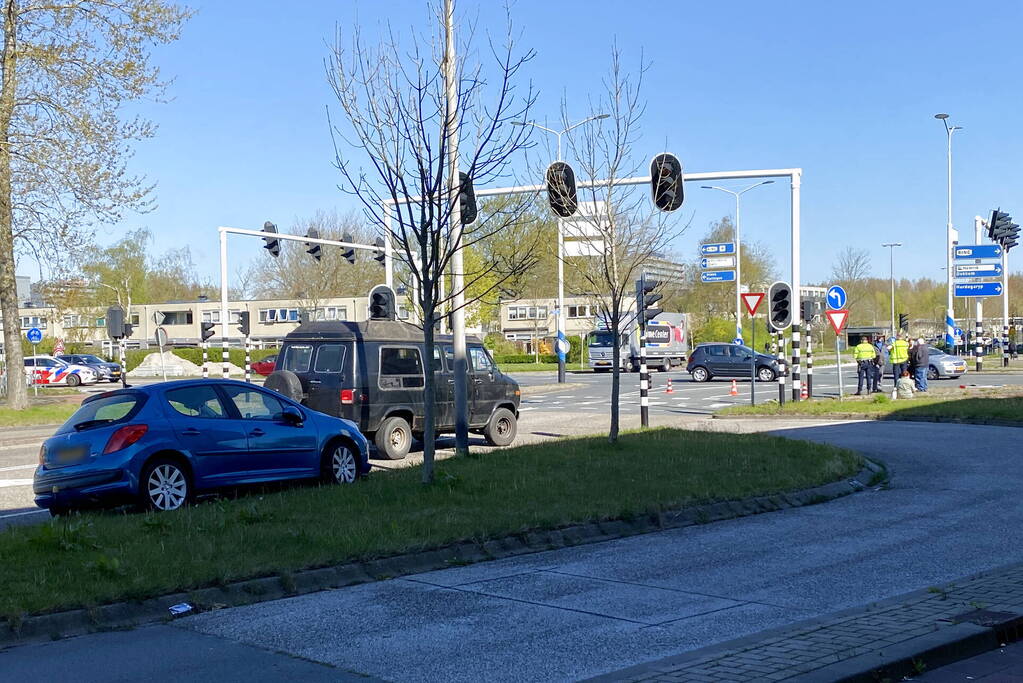 Vier voertuigen betrokken bij forse aanrijding