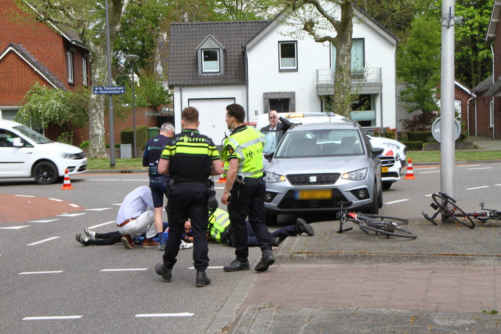 Wielrenner gewond bij aanrijding met auto