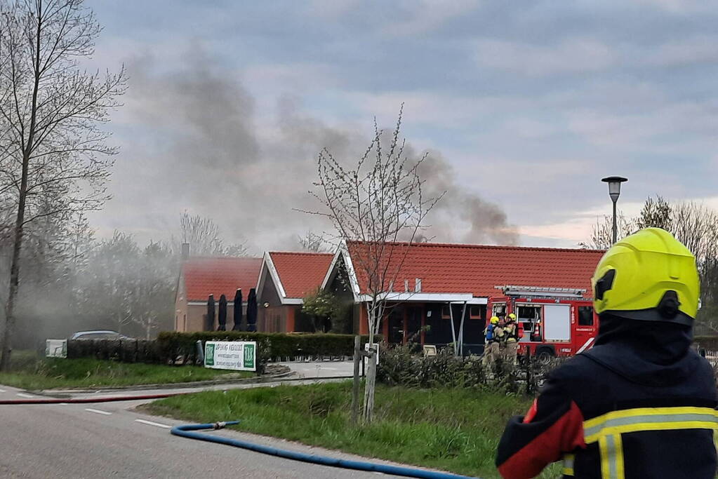 Enorme rookwolken bij brand in voormalig restaurant Wok van Walcheren