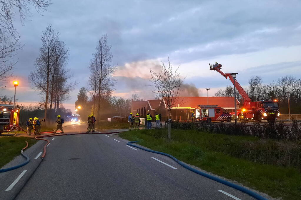 Enorme rookwolken bij brand in voormalig restaurant Wok van Walcheren