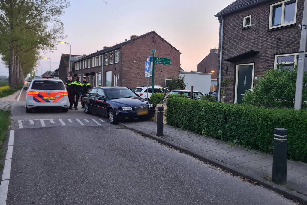 Automobilist crasht na achtervolging