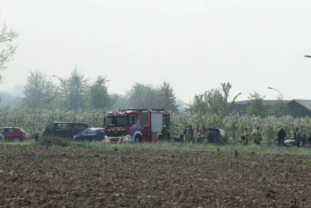 Enorme rookwolken bij brand in opslagloods