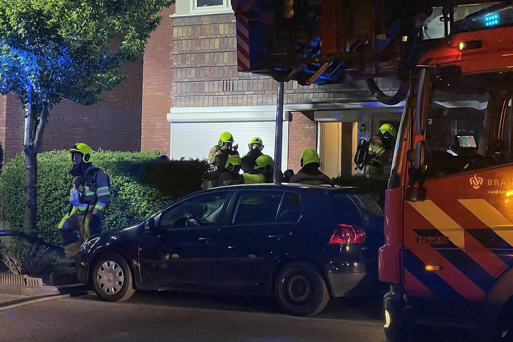 Meerdere woningen ontruimd bij uitslaande brand