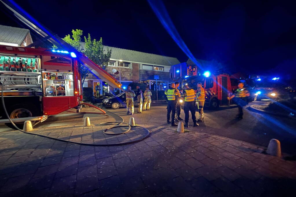 Meerdere woningen ontruimd bij uitslaande brand