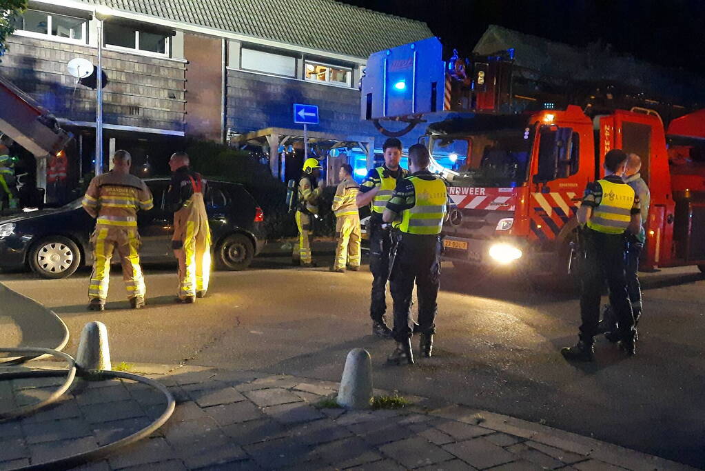 Meerdere woningen ontruimd bij uitslaande brand