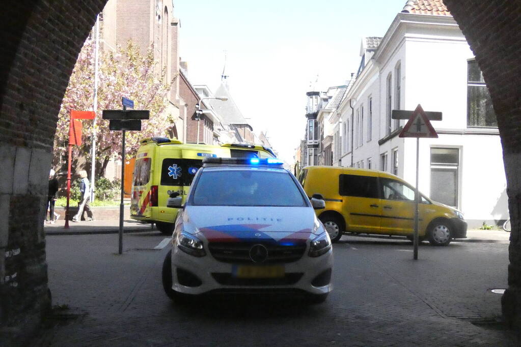 Fietser gewond bij botsing met auto