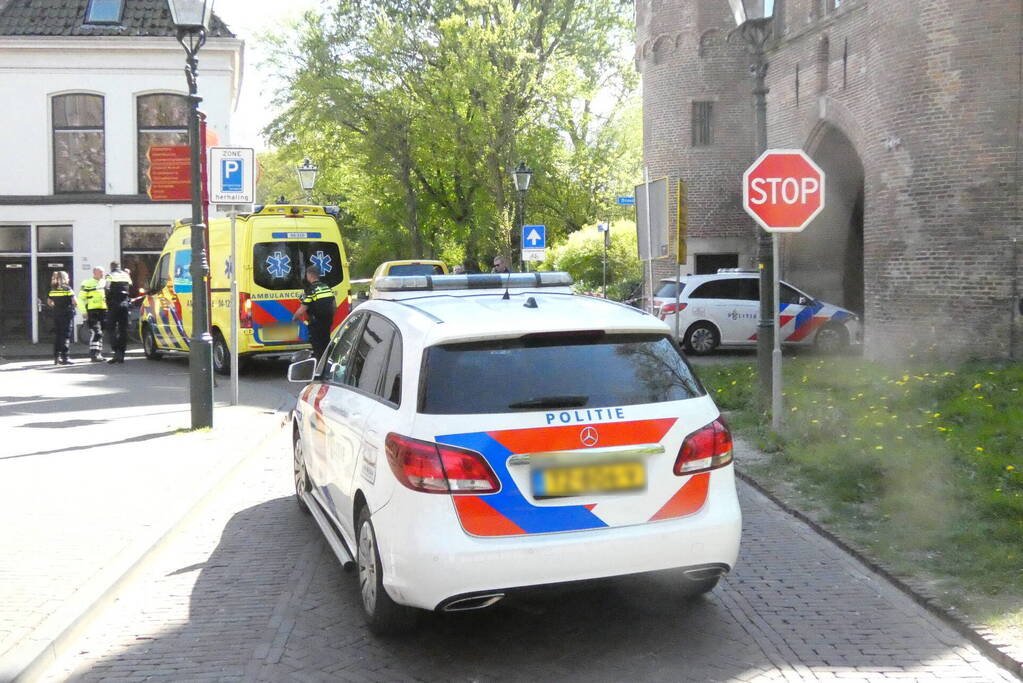 Fietser gewond bij botsing met auto