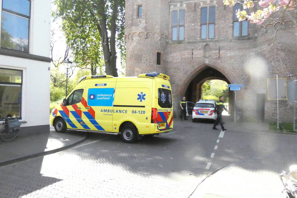Fietser gewond bij botsing met auto