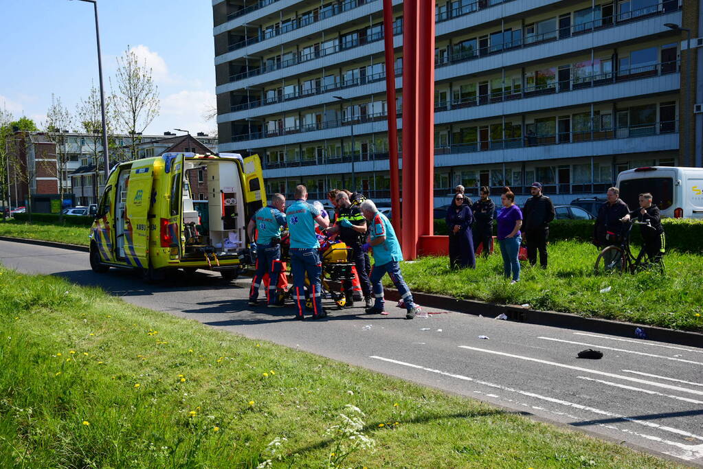 Fietser geschept en raakt ernstig gewond