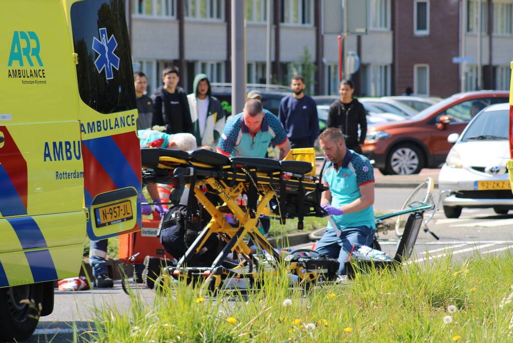 Fietser geschept en raakt ernstig gewond