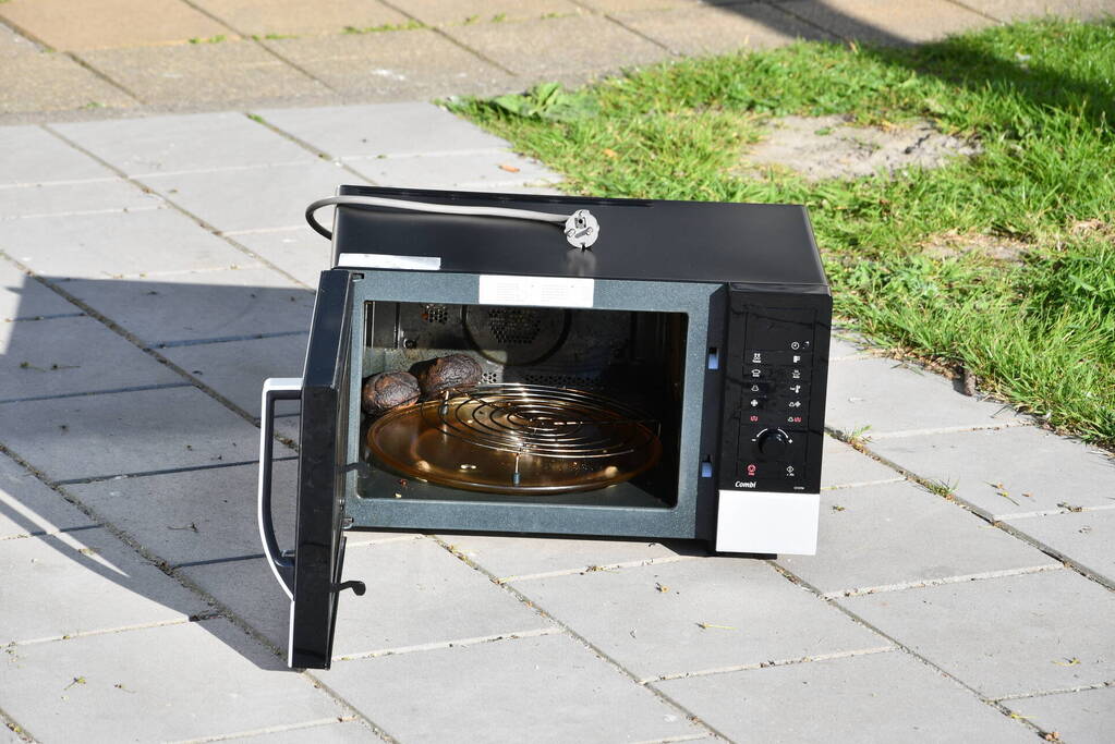 Brandweerinzet door aangebrande broodjes