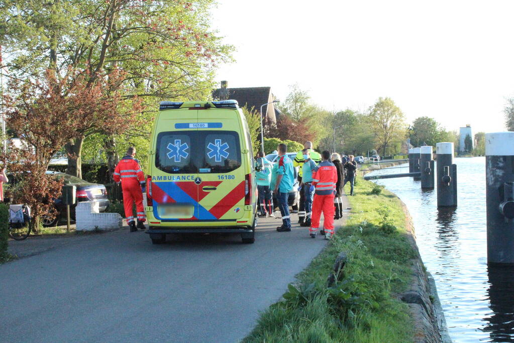 Zwaargewonde na botsing tussen brommer en auto
