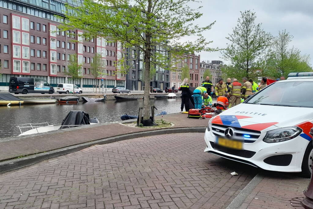 Persoon overleden na te water raken in vaart Boerenwetering