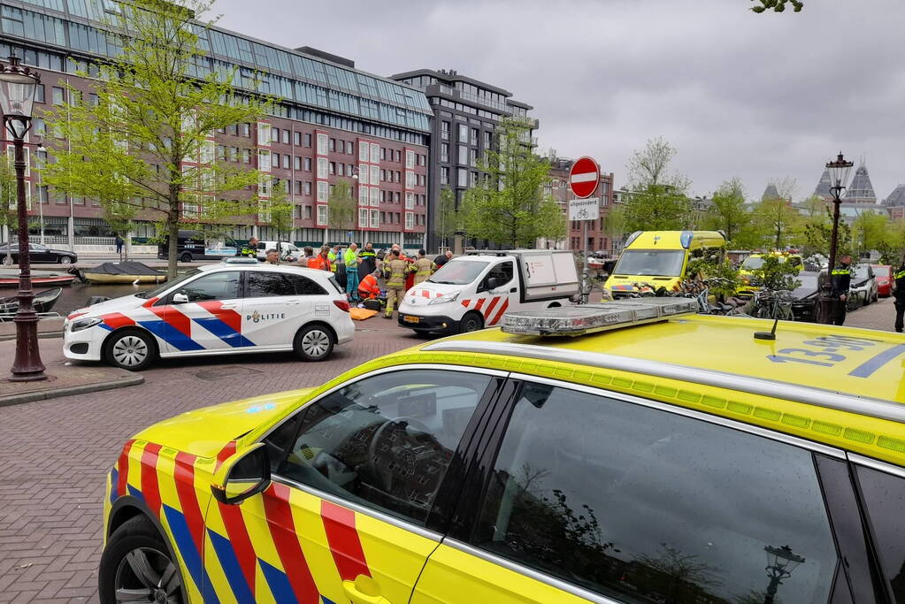 Persoon overleden na te water raken in vaart Boerenwetering