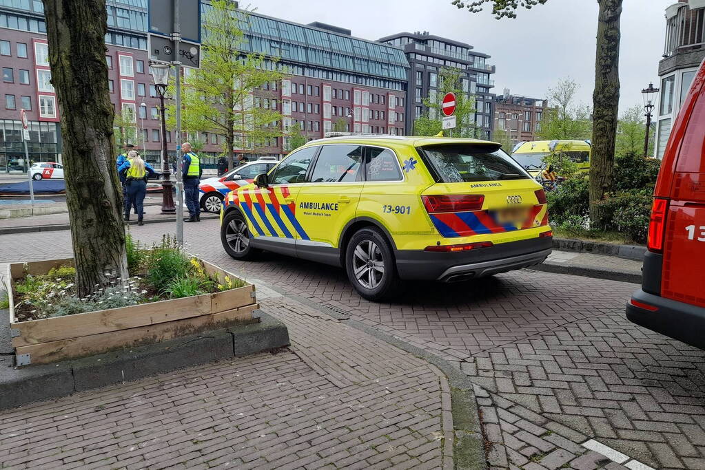 Persoon overleden na te water raken in vaart Boerenwetering