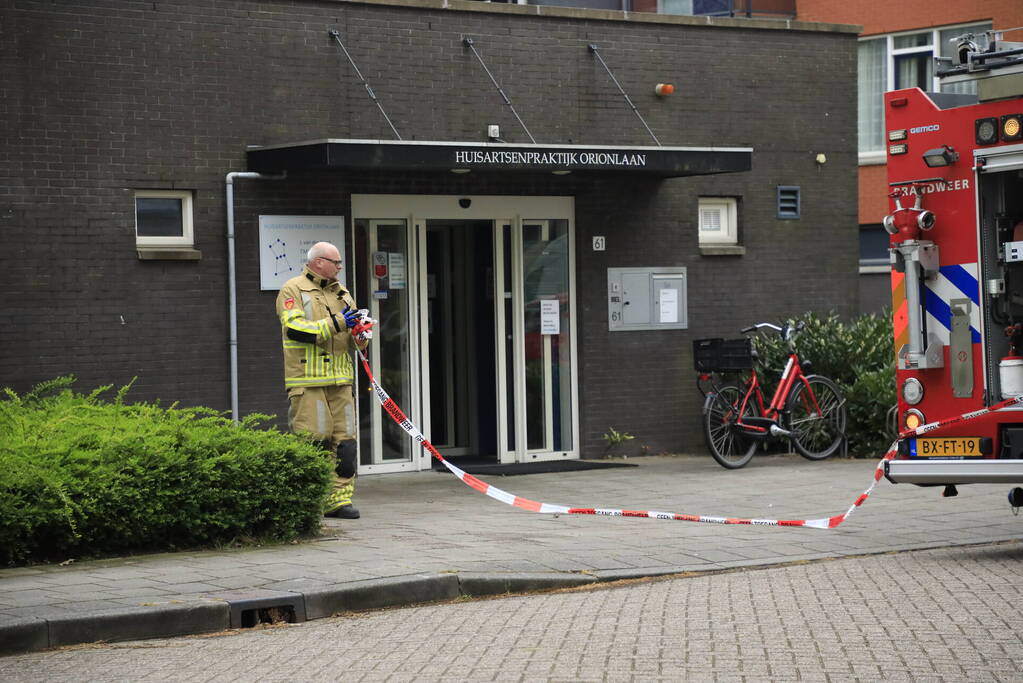 Meerdere personen raken onwel door vreemde lucht in huisartsenpraktijk