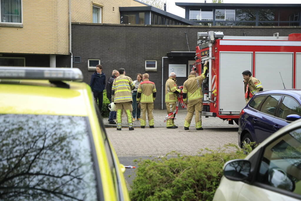 Meerdere personen raken onwel door vreemde lucht in huisartsenpraktijk