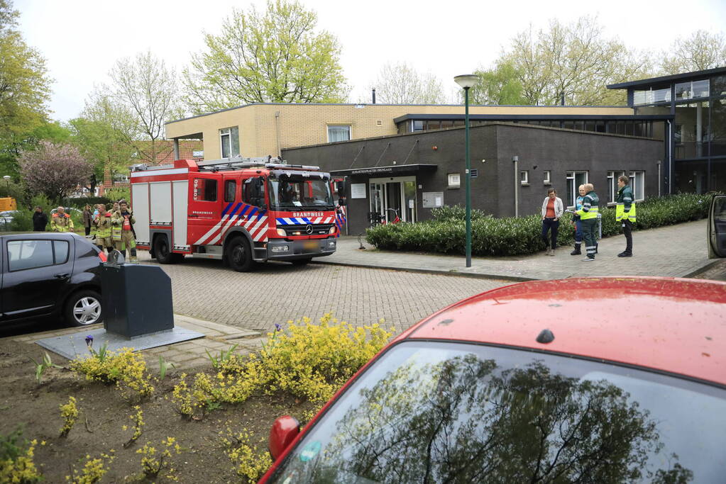 Meerdere personen raken onwel door vreemde lucht in huisartsenpraktijk