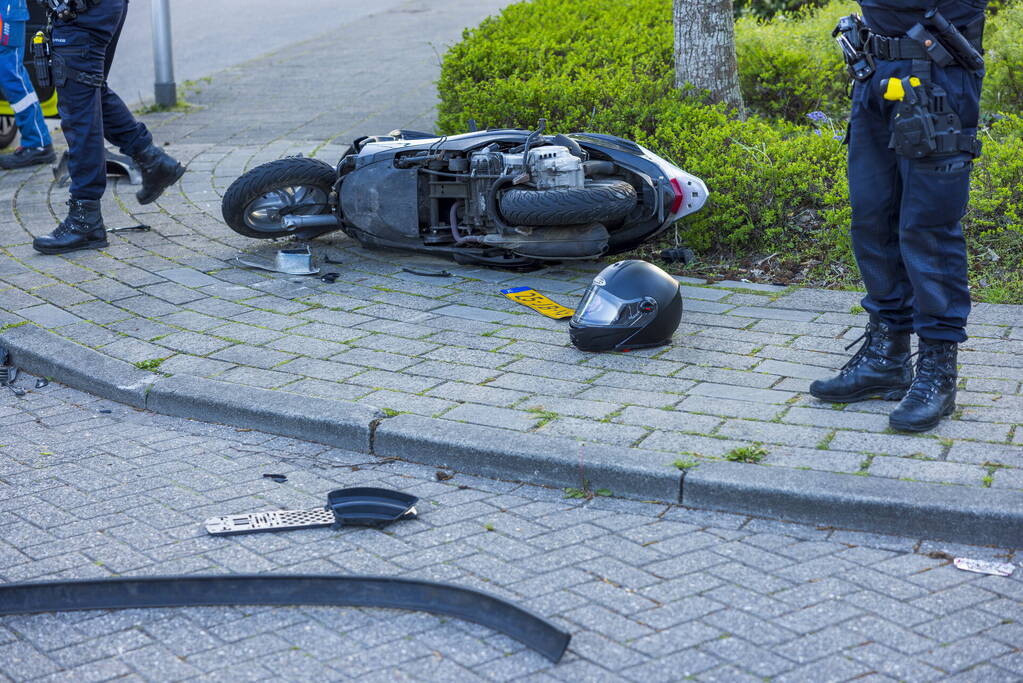 Automobilist slaat op de vlucht na aanrijding