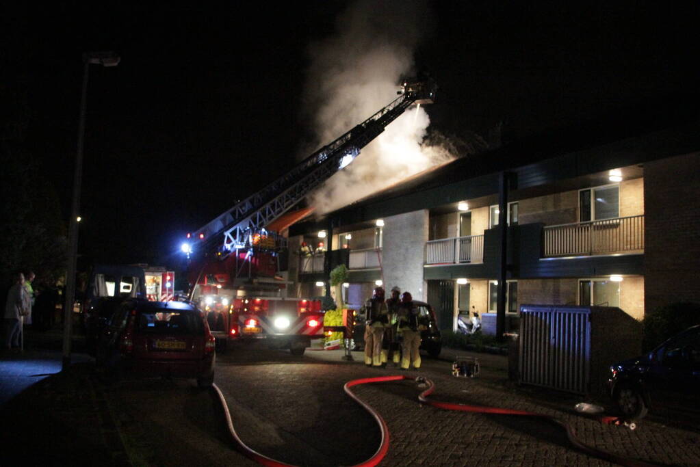 Veel rookontwikkeling bij brand in woning