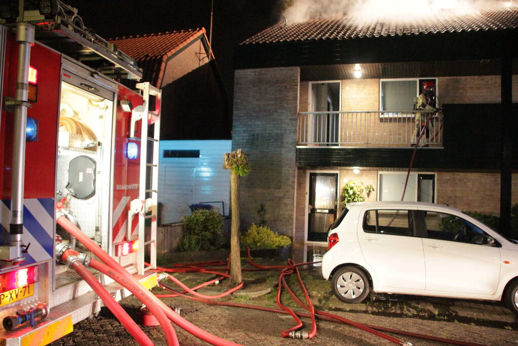 Veel rookontwikkeling bij brand in woning
