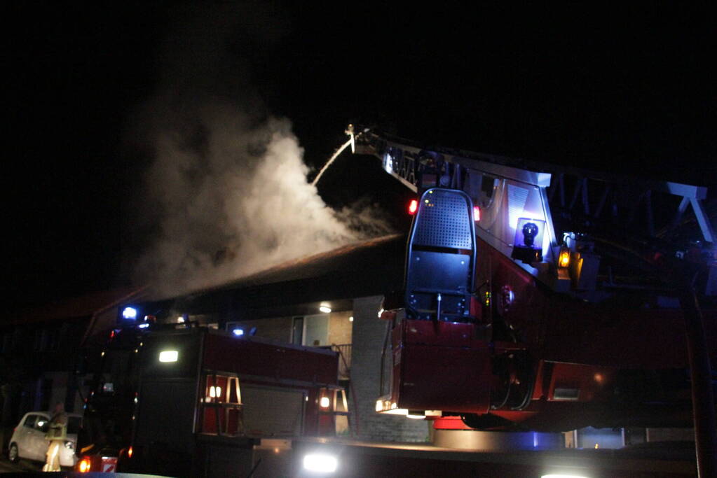 Veel rookontwikkeling bij brand in woning