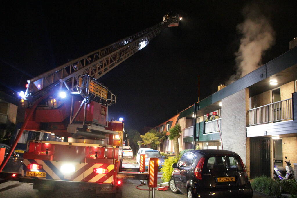 Veel rookontwikkeling bij brand in woning