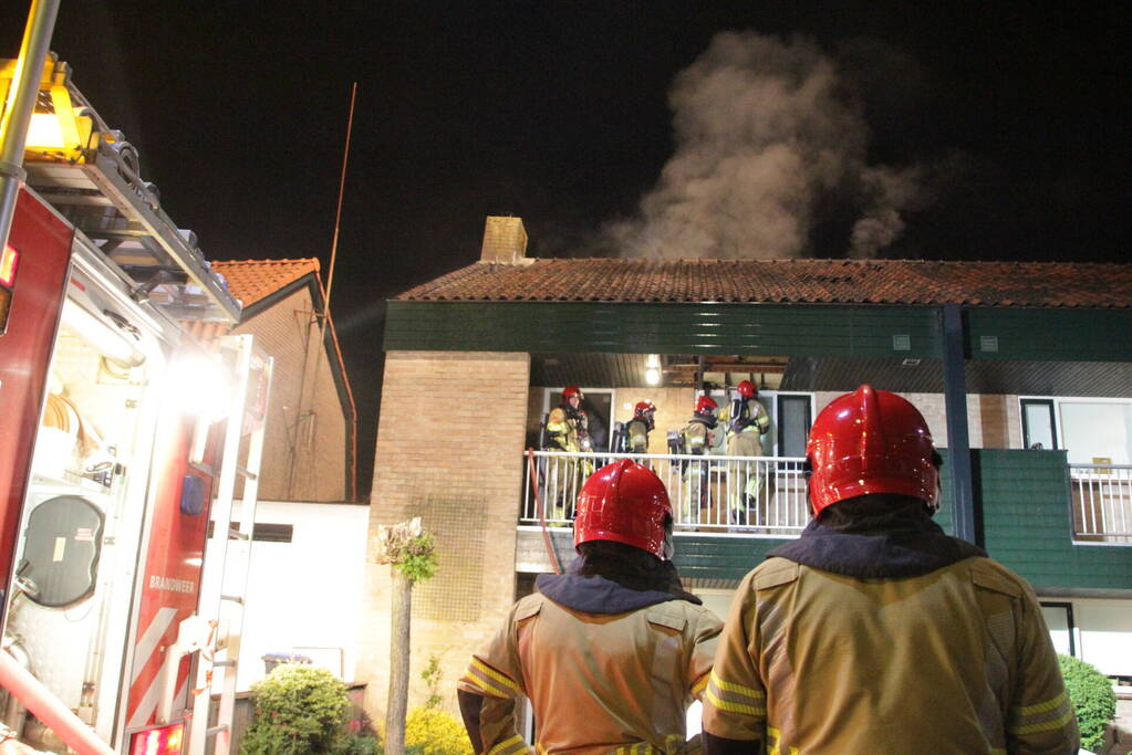 Veel rookontwikkeling bij brand in woning