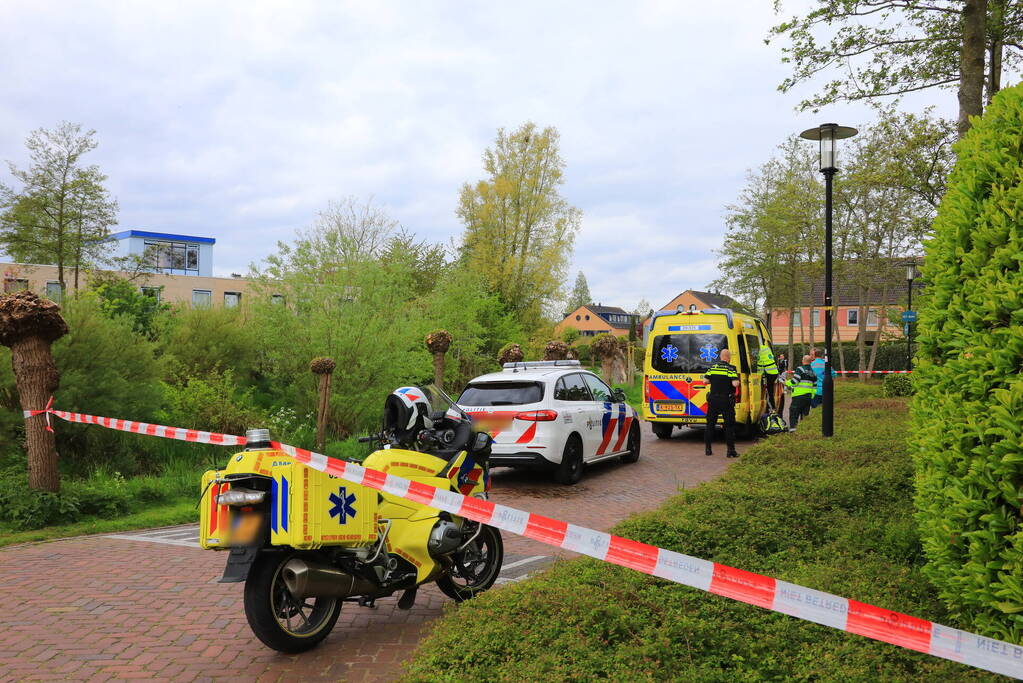 Scooterrijdster ernstig gewond na val