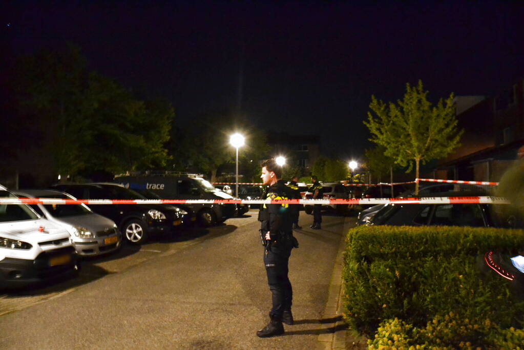 Politie zoekt twee verdachten na woningoverval