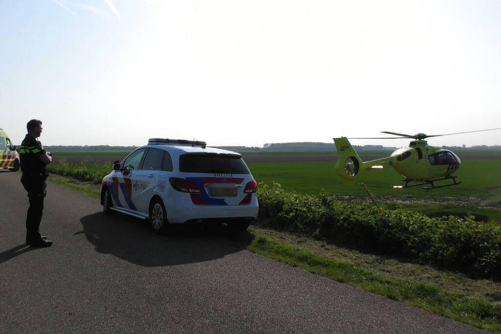 Traumahelikopter landt in weiland